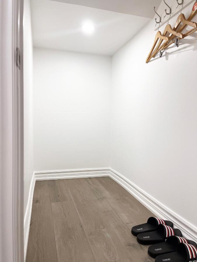 Simple & Tidy Private Rooms 토론토 외부 사진