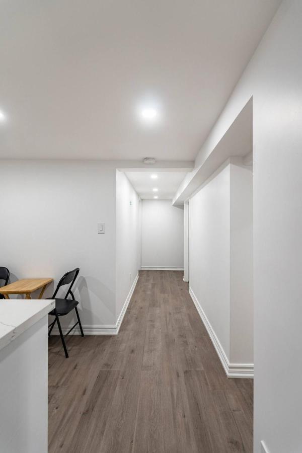 Simple & Tidy Private Rooms 토론토 외부 사진