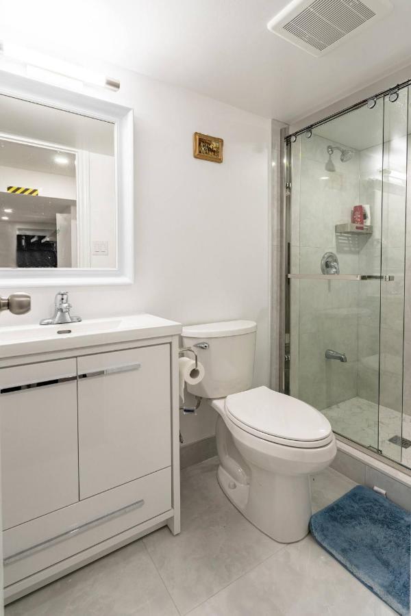Simple & Tidy Private Rooms 토론토 외부 사진