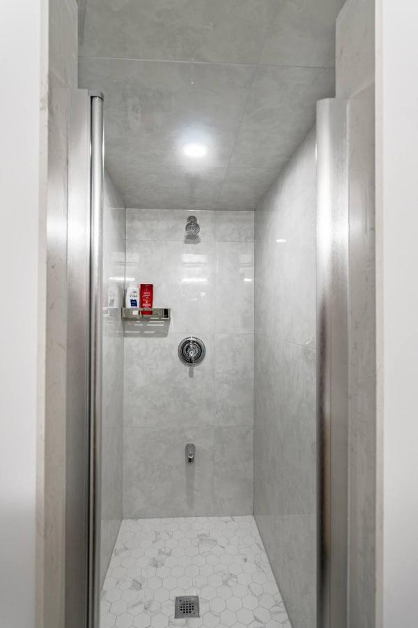 Simple & Tidy Private Rooms 토론토 외부 사진